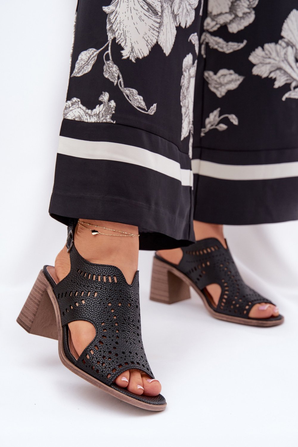 Heel sandals model 211365 Step in style